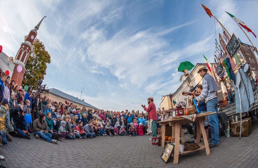 Фестиваль уличных театров "Золотая карусель" прошел в Коломне 9 фото