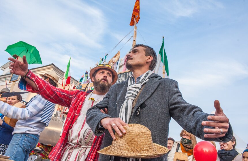 Фестиваль уличных театров "Золотая карусель" прошел в Коломне 10 фото