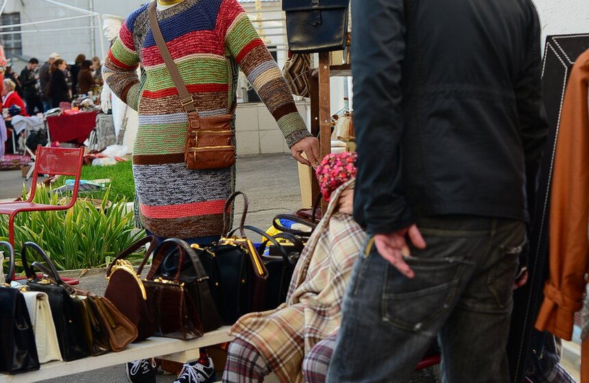 На летней площадке Музея Москвы прошел блошиный рынок 25 фото