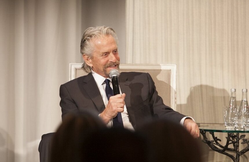 Майкл Дуглас и Кэтрин Зета-Джонс отмечают двойной юбилей 18 фото