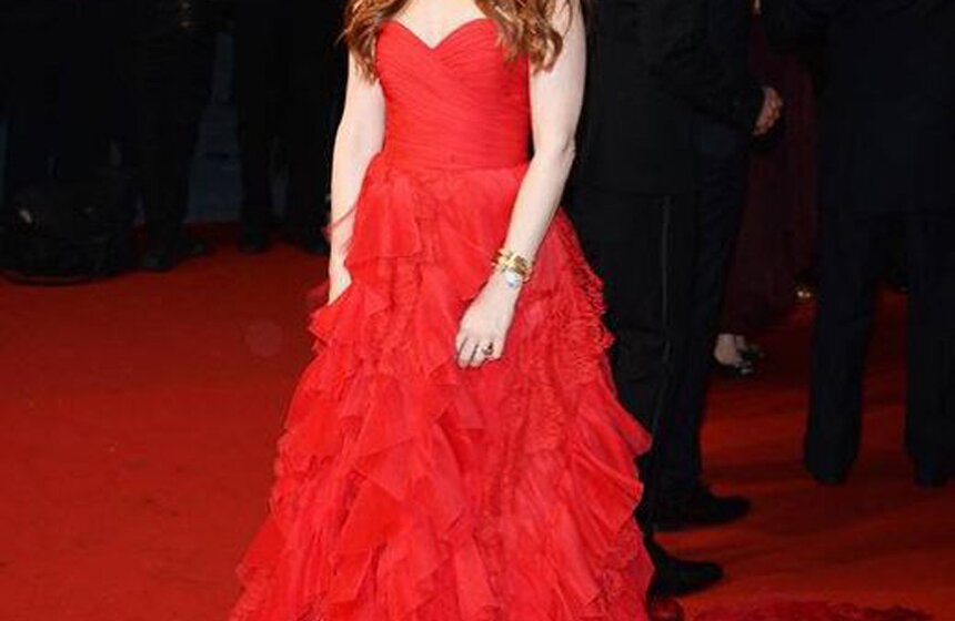 Айла Лэнг Фишер в платье от Oscar de la Renta