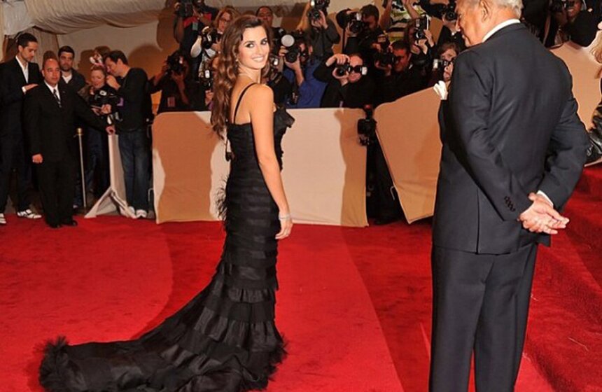 Пенелопа Крус в платье Oscar de la Renta на вечере Costume Institute Gala