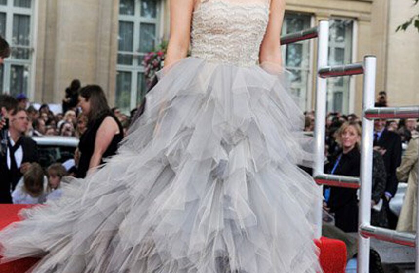 Эмма Уотсон в платье Oscar de la Renta