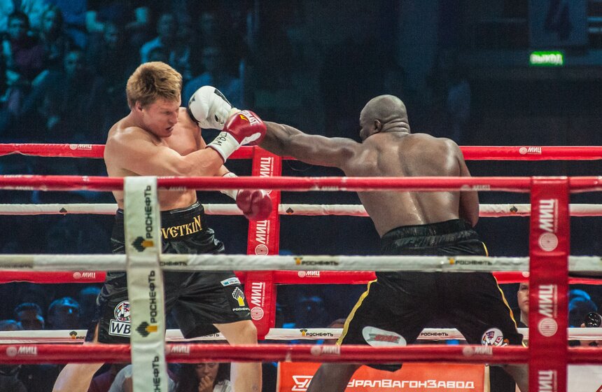 Александр Поветкин победил в поединке против Карлоса Такамы 10 фото