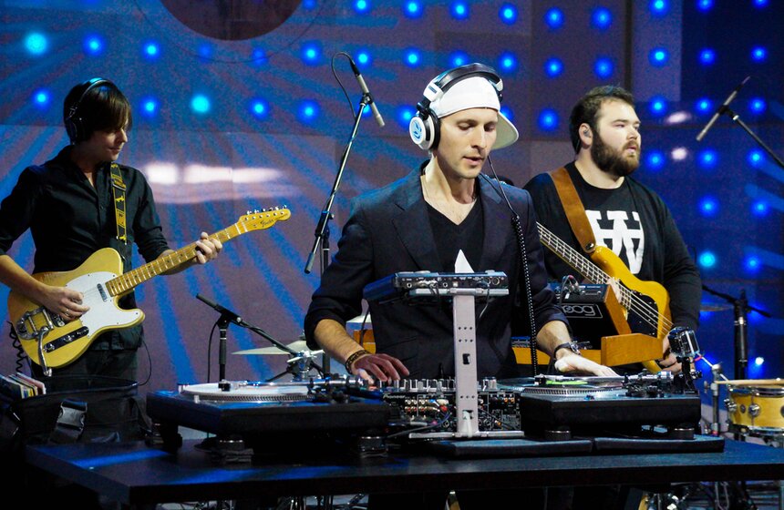 Певица Елка выступила в программе "Живой звук" 3 фото