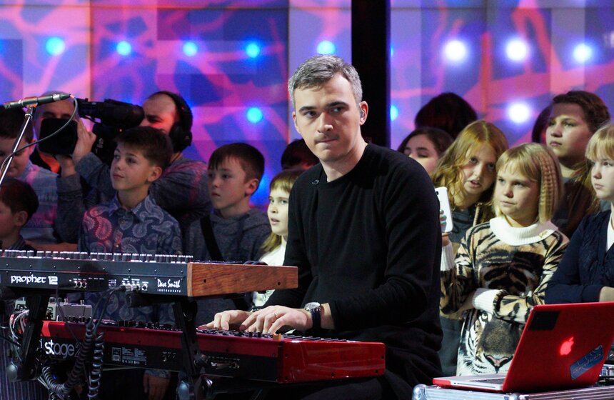 Певица Елка выступила в программе "Живой звук" 12 фото