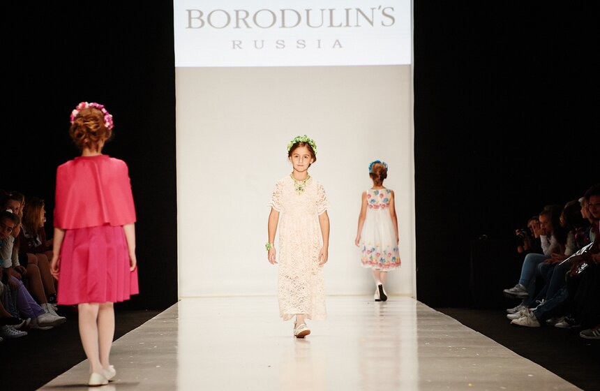 На Mercedes-Benz Fashion Week Russia прошел день детской моды 30 фото