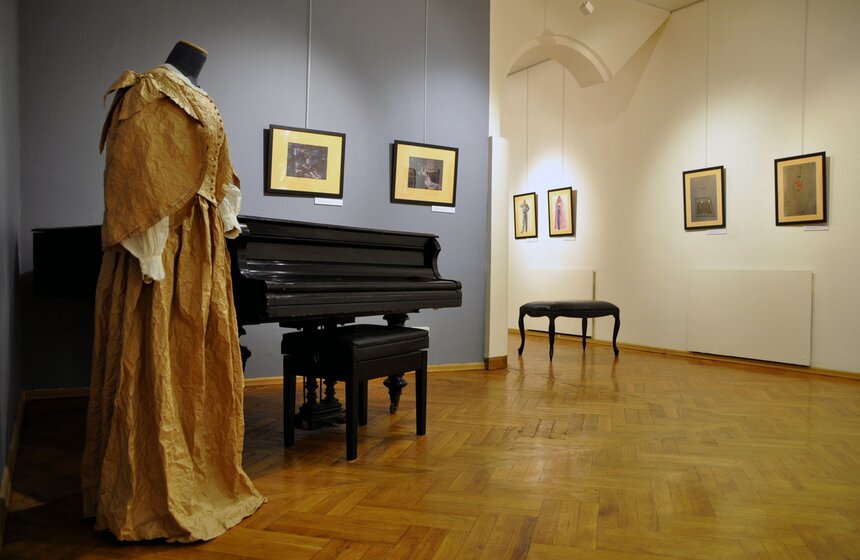 В галерее "Нагорная" открылась выставка к 200-летию Лермонтова 19 фото