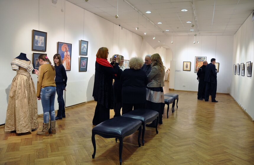 В галерее "Нагорная" открылась выставка к 200-летию Лермонтова 13 фото