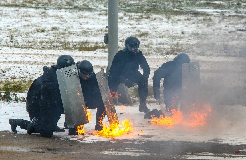 На выставке "ИнтерПолитех" провели учебный бой 12 фото