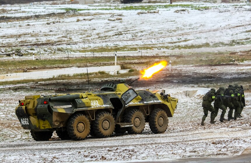 На выставке "ИнтерПолитех" провели учебный бой 23 фото