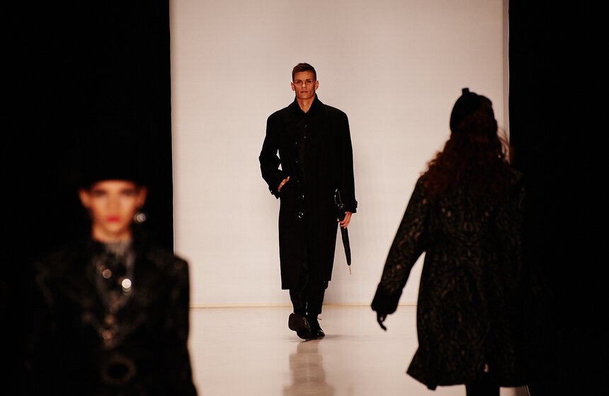 Показ Вячеслава Зайцева открыл Mercedes-Benz Fashion Week Russia 16 фото