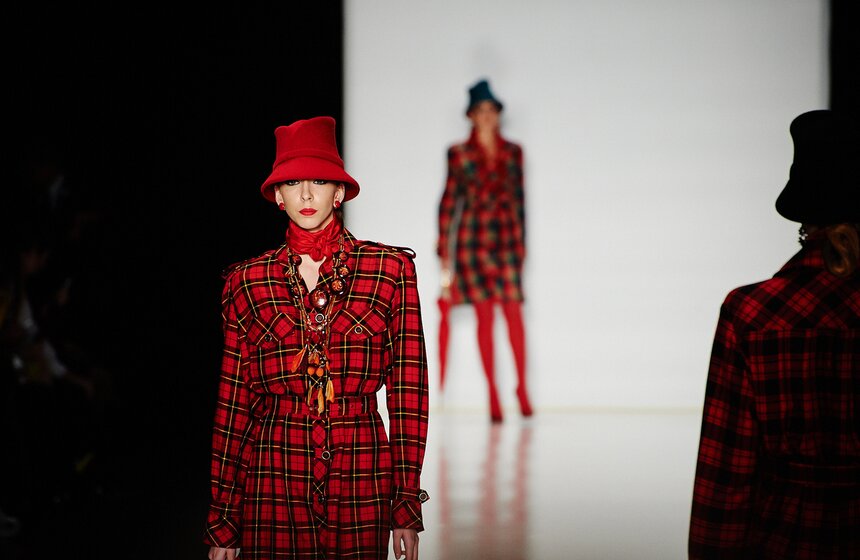 Показ Вячеслава Зайцева открыл Mercedes-Benz Fashion Week Russia 19 фото