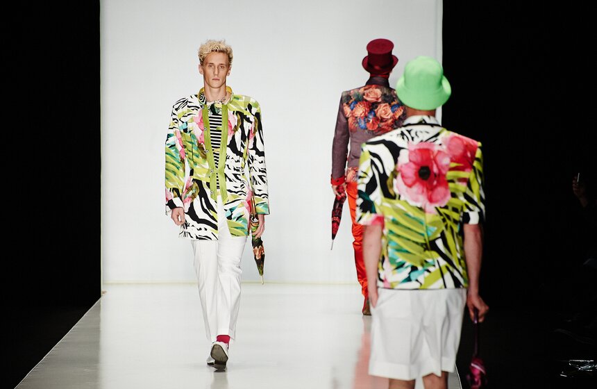 Показ Вячеслава Зайцева открыл Mercedes-Benz Fashion Week Russia 24 фото