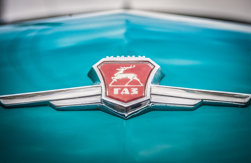 В Москве прошел автопробег ретро-машин 2 фото