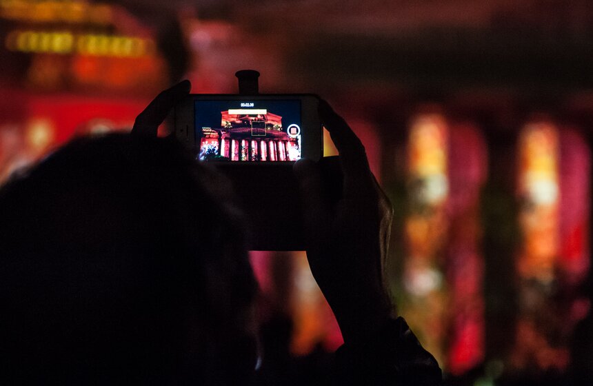 3D-проекции украсили фасады Большого театра и Кузнецкого моста 7 фото