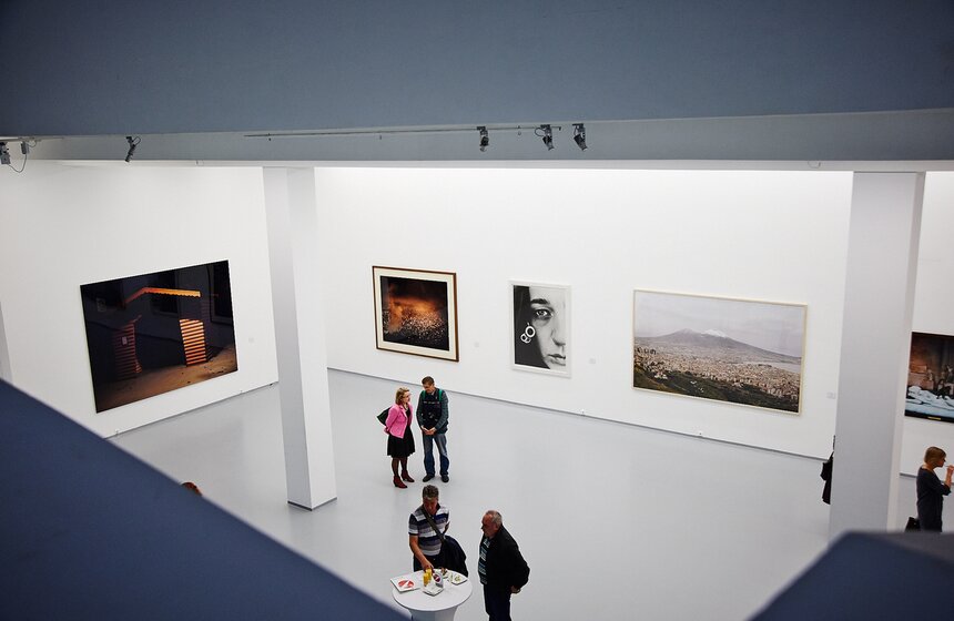 В МАММ открылась выставка "Факты и вымыслы" 13 фото