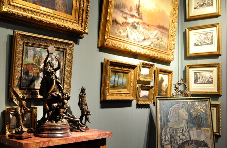 В ЦДХ открылся Российский антикварный салон 10 фото