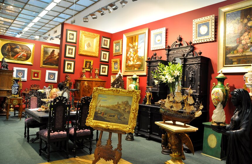 В ЦДХ открылся Российский антикварный салон 5 фото