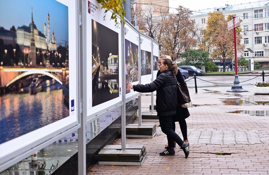 В центре столицы открылась выставка "Москва – взгляд из космоса" 9 фото