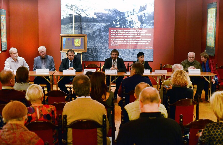 В музее Востока открылась выставка, посвященная семье Рерихов 7 фото