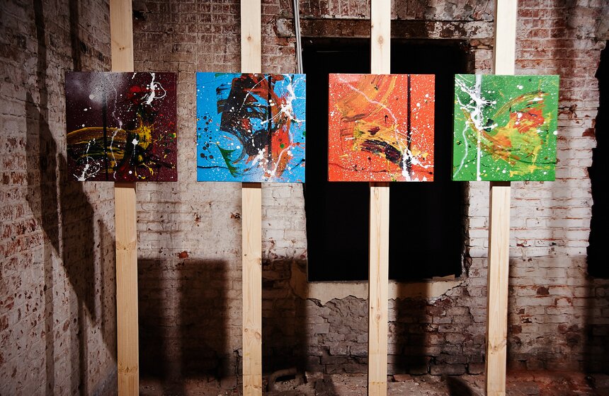 В МУАРе открылась выставка художника FUTURA "Изгиб времени" 2 фото