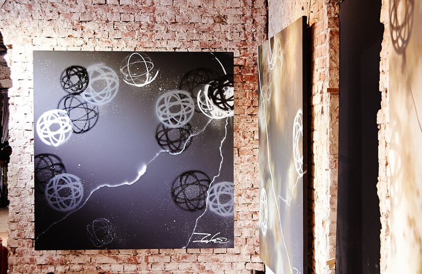 В МУАРе открылась выставка художника FUTURA "Изгиб времени" 3 фото