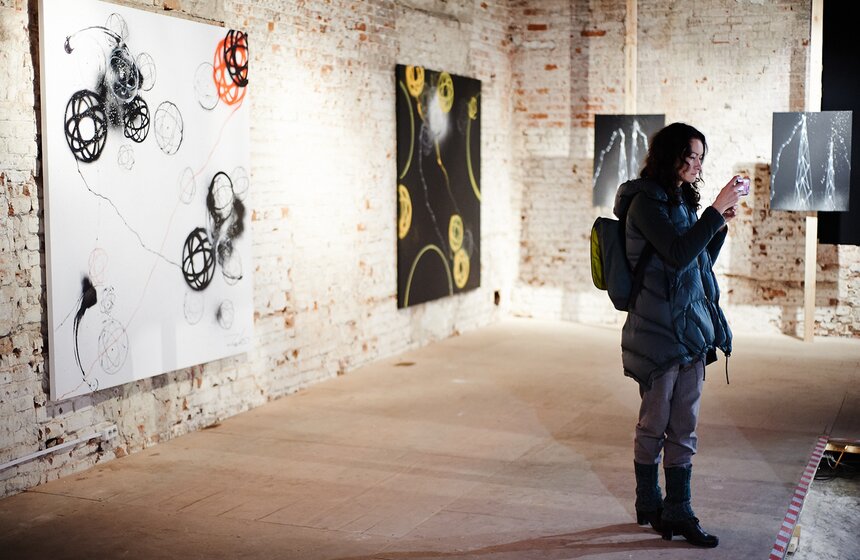 В МУАРе открылась выставка художника FUTURA "Изгиб времени" 6 фото