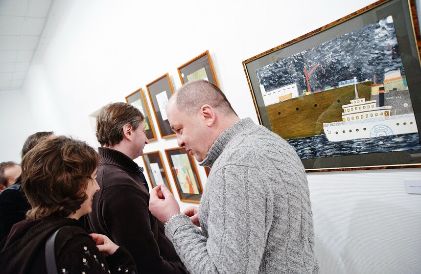 В Галерее XXI века открылась выставка "Свидание с персонажами" 13 фото