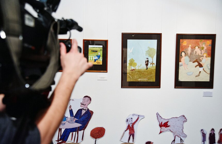 В Галерее XXI века открылась выставка "Свидание с персонажами" 7 фото