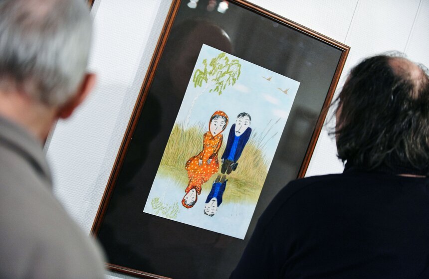 В Галерее XXI века открылась выставка "Свидание с персонажами" 17 фото