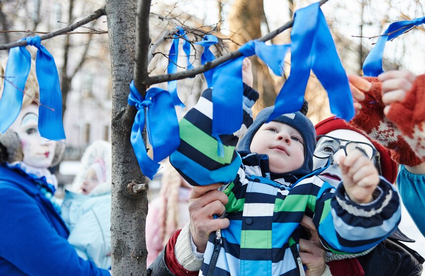"Обнимашки": Как в Москве отметили международный праздник 22 фото