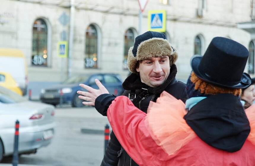 "Обнимашки": Как в Москве отметили международный праздник 10 фото