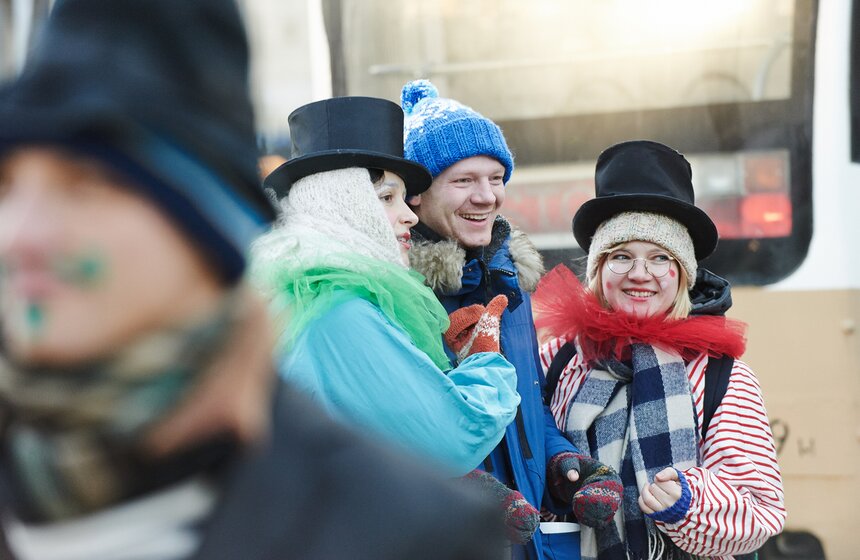 "Обнимашки": Как в Москве отметили международный праздник 17 фото