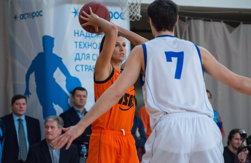 В День студента в МГУ состоялся праздничный баскетбольный матч 20 фото