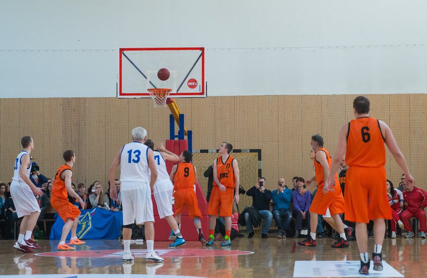 В День студента в МГУ состоялся праздничный баскетбольный матч 19 фото