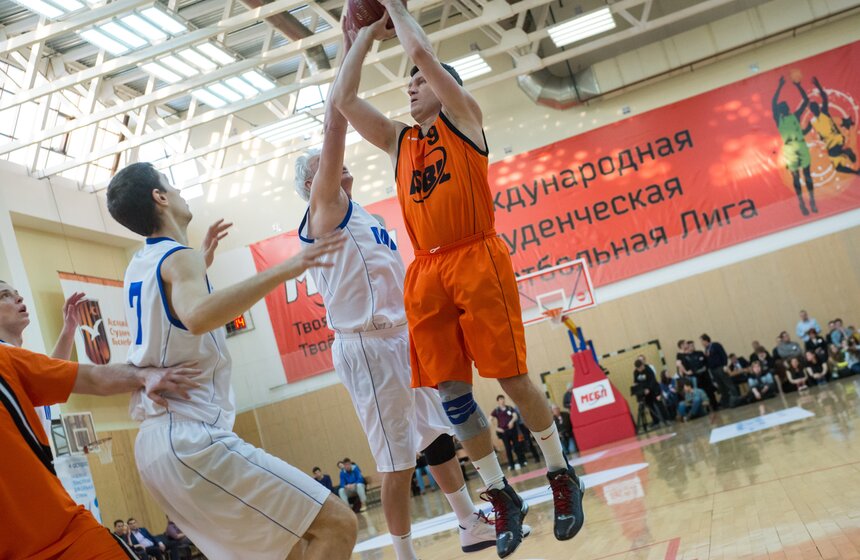 В День студента в МГУ состоялся праздничный баскетбольный матч 25 фото