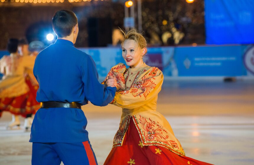 День студенчества учащиеся российских вузов отметили на катке 7 фото