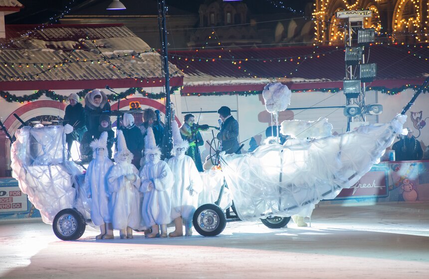 День студенчества учащиеся российских вузов отметили на катке 16 фото