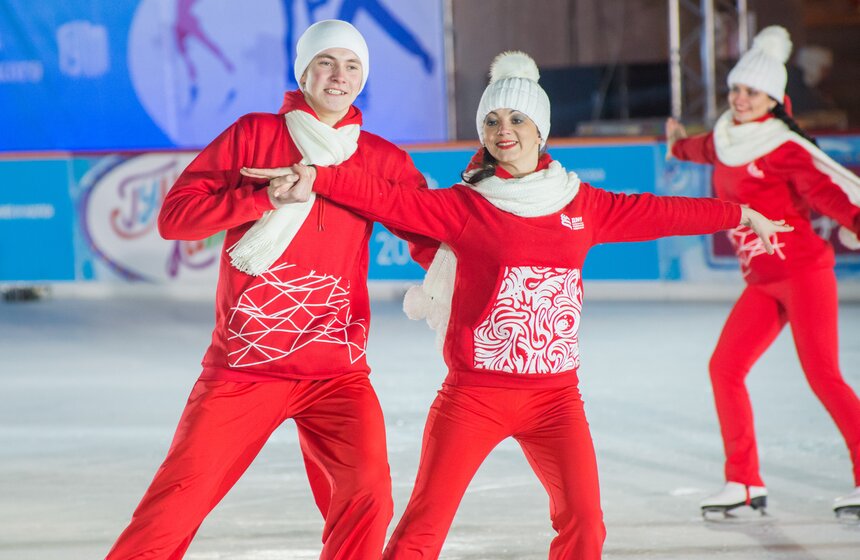 День студенчества учащиеся российских вузов отметили на катке 18 фото