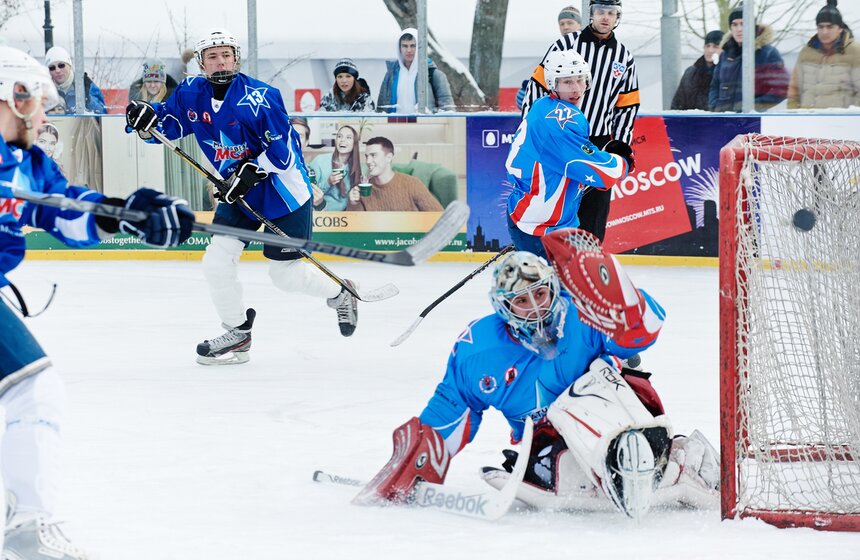 В парке Горького прошел матч звезд студенческого хоккея 6 фото