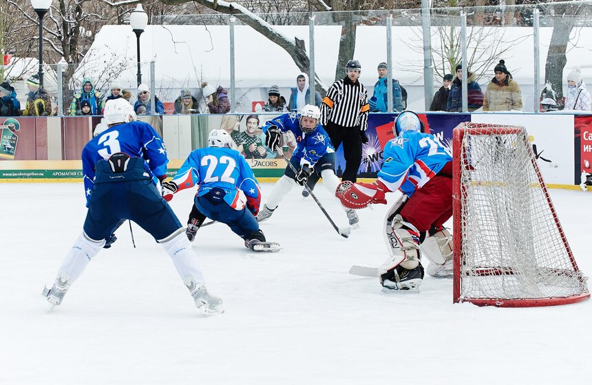 В парке Горького прошел матч звезд студенческого хоккея 5 фото