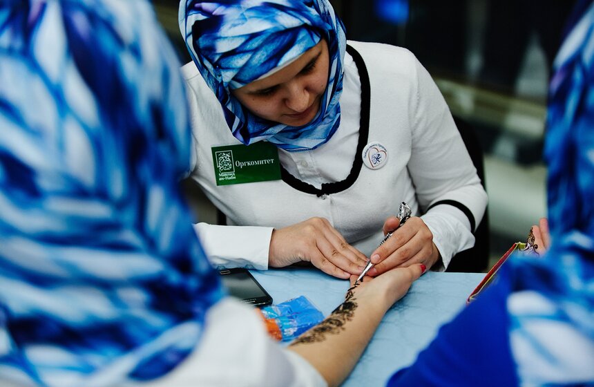 В Crocus City Hall привезли волос Пророка Мухаммеда 2 фото