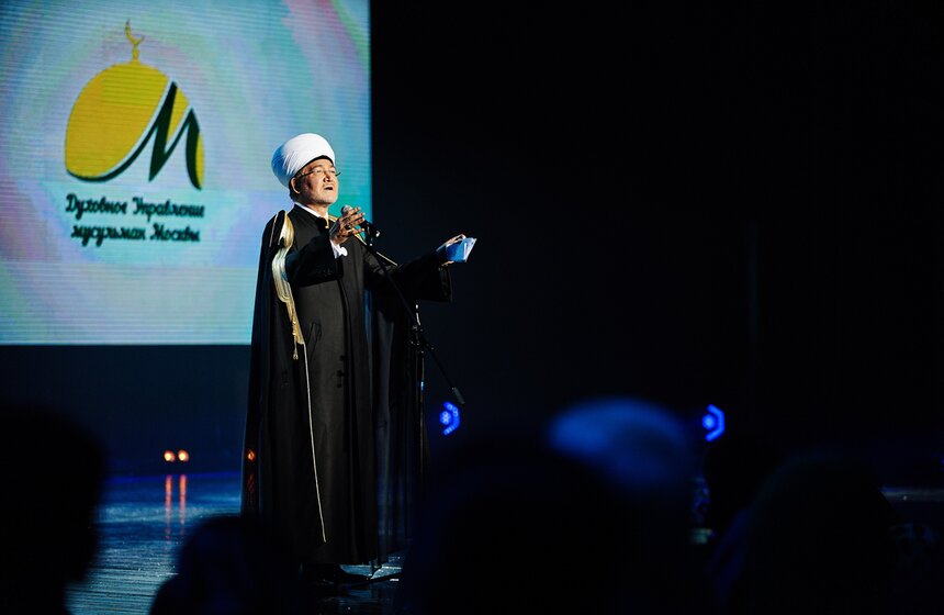 В Crocus City Hall привезли волос Пророка Мухаммеда 10 фото