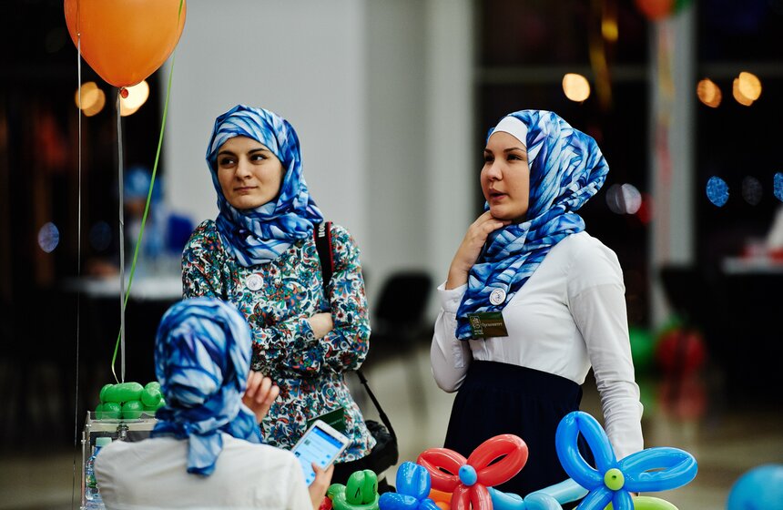 В Crocus City Hall привезли волос Пророка Мухаммеда 3 фото