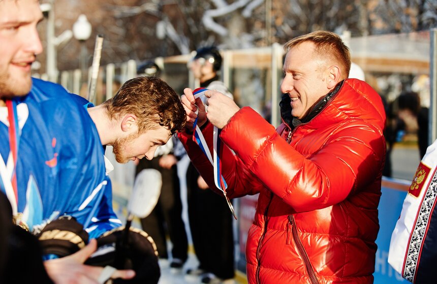 В парке Горького прошел матч звезд студенческого хоккея 25 фото