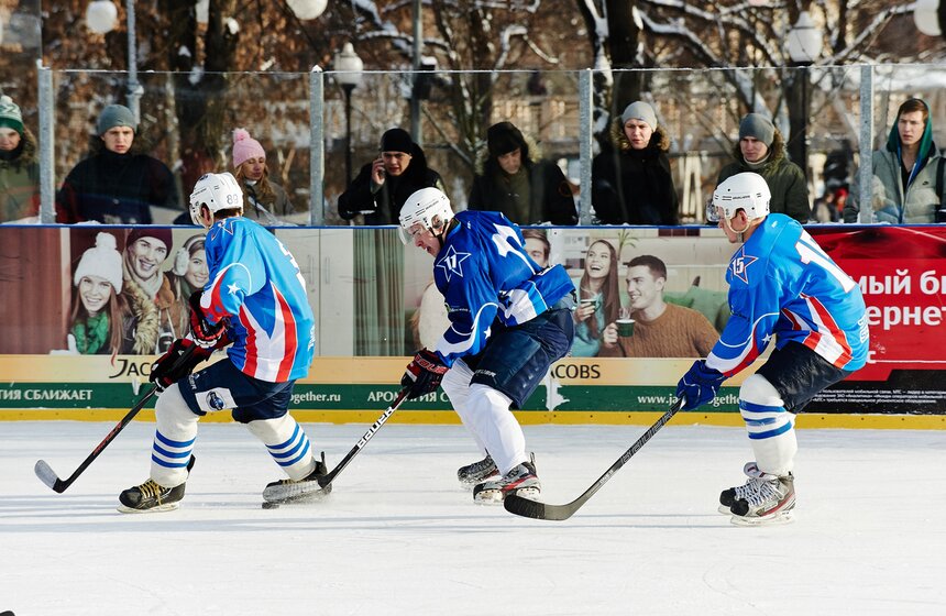 В парке Горького прошел матч звезд студенческого хоккея 14 фото