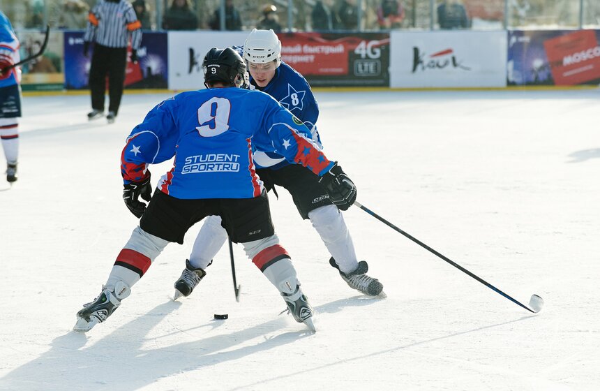 В парке Горького прошел матч звезд студенческого хоккея 18 фото