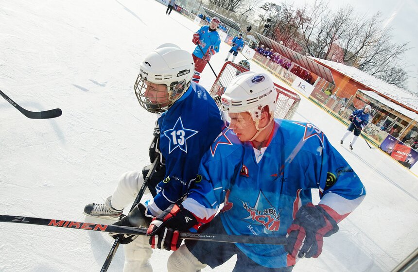 В парке Горького прошел матч звезд студенческого хоккея 16 фото