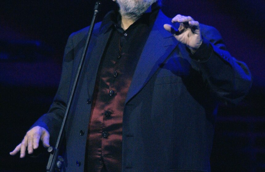 Умер певец Демис Руссос 5 фото